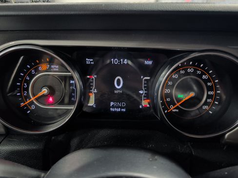 Used 2019 Jeep Wrangler Unlimited Sahara w/ Cold Weather Group AWD/4WD image 8