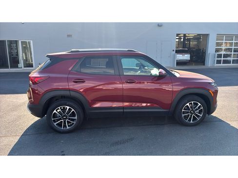 Used 2025 Chevrolet TrailBlazer LT FWD image 7