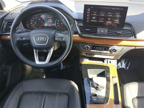 Used 2023 Audi Q5 2.0T Premium w/ Convenience Package image 14