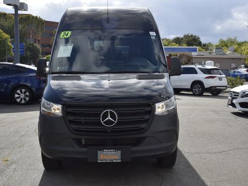 Used 2024 Mercedes-Benz Sprinter 2500 image 11