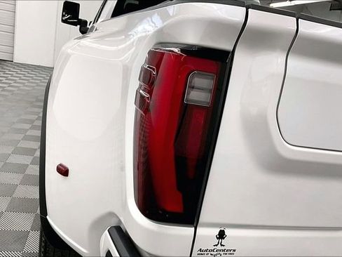 Used 2024 GMC Sierra 3500 Denali w/ Denali Reserve Package AWD/4WD image 37