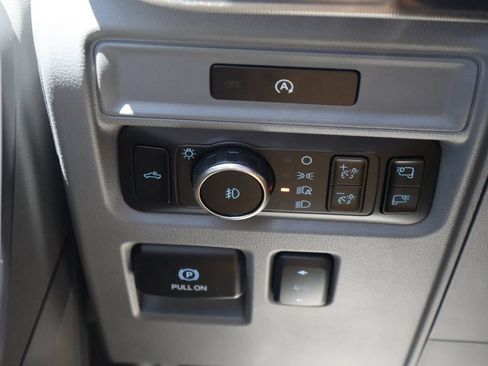 Used 2025 Ford F150 Lariat w/ Equipment Group 502A High AWD/4WD image 17