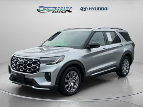Used 2025 Ford Explorer Platinum RWD image 4