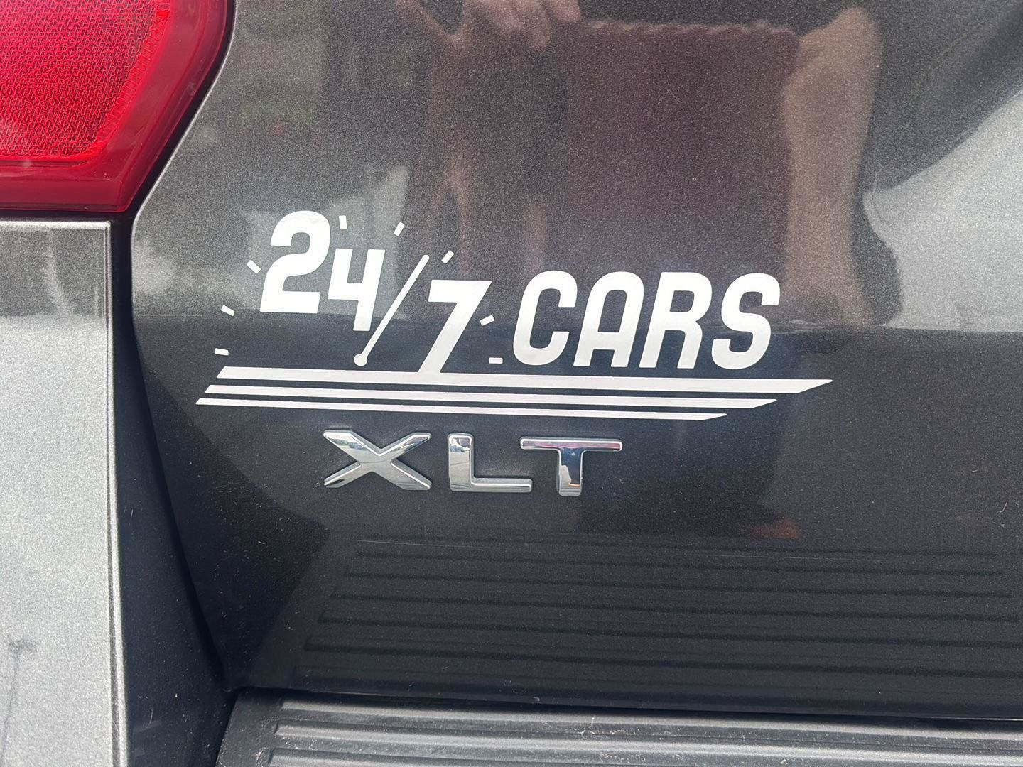 Used 2020 Ford Expedition XLT w/ Equipment Group 202A AWD/4WD image 11