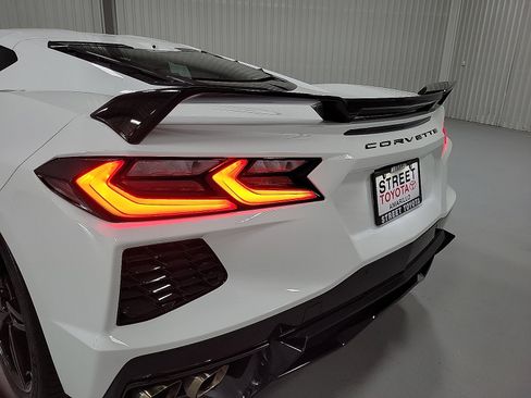 Used 2024 Chevrolet Corvette Stingray Preferred Cpe w/ Z51 Performance Package RWD image 7