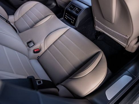 Certified 2025 Porsche Panamera image 46