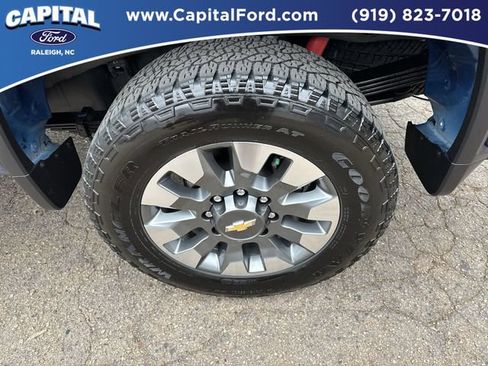 Used 2025 Chevrolet Silverado 2500 Custom w/ Custom Value Package image 13