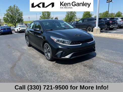 Used 2022 Kia Forte LXS FWD image 6