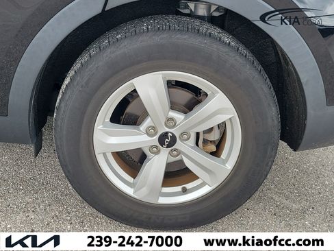 Used 2023 Kia Sorento LX FWD image 8