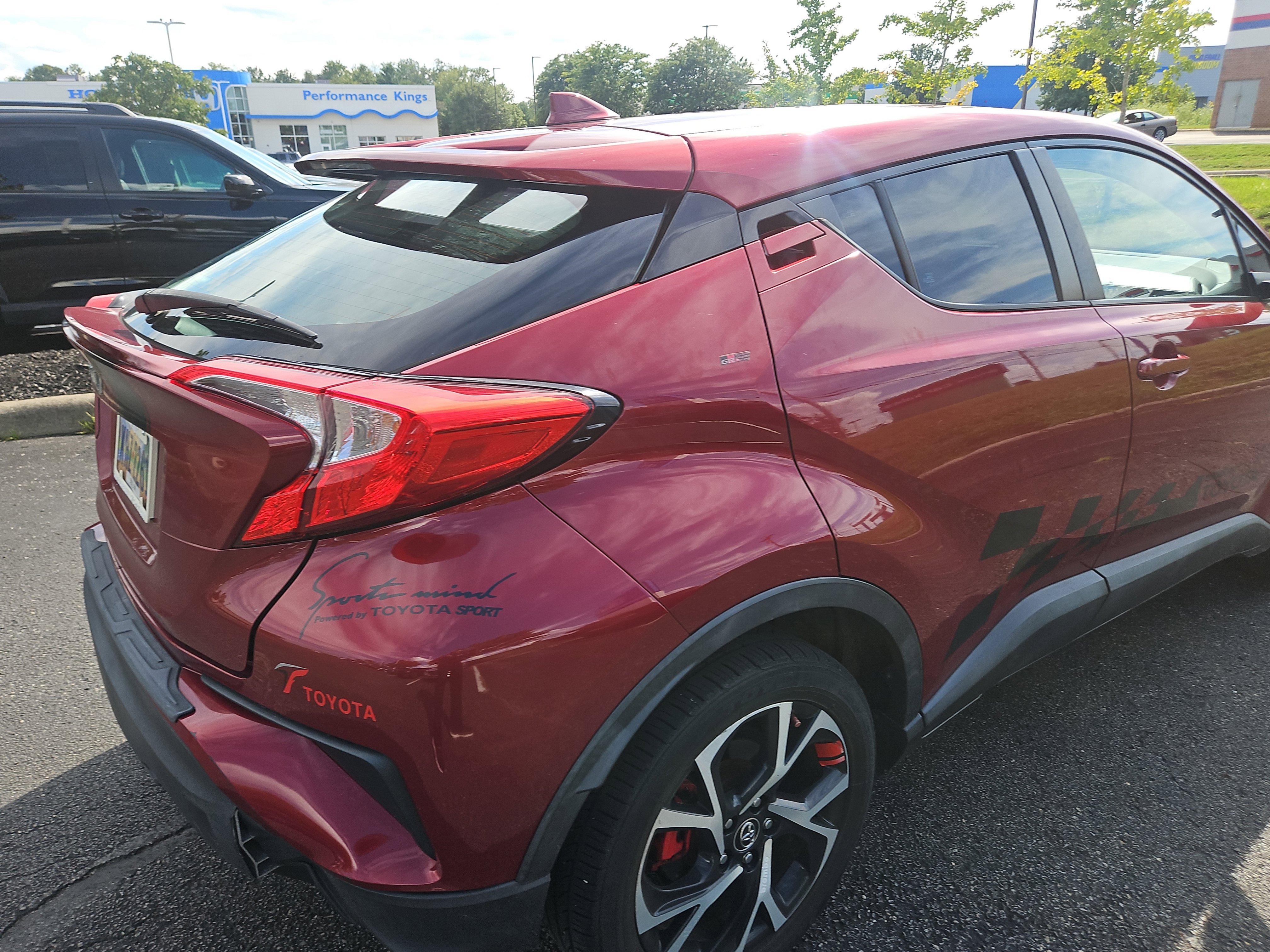 Used 2018 Toyota C-HR XLE FWD image 12