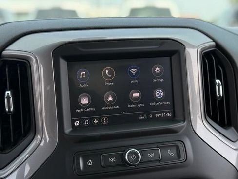 Used 2020 Chevrolet Silverado 1500 Custom w/ Custom Value Package AWD/4WD image 18