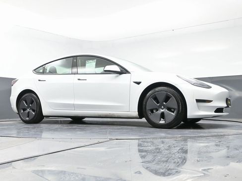 Used 2023 Tesla Model 3 Standard Range image 51