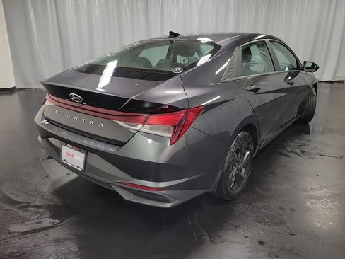 Used 2022 Hyundai Elantra SEL FWD image 8