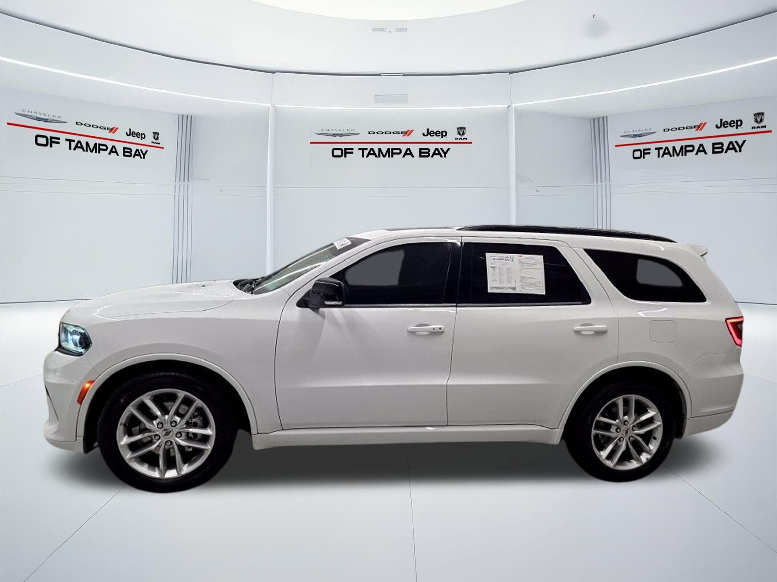 Used 2023 Dodge Durango GT RWD image 3