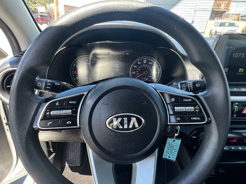 Used 2019 Kia Forte Sedan FWD image 17