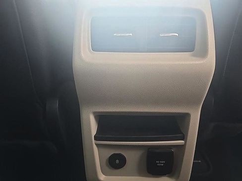 Used 2023 Ford Edge Titanium image 36