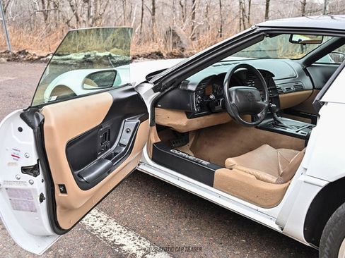 Used 1995 Chevrolet Corvette Coupe RWD image 40