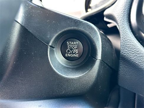 Used 2019 Jeep Compass Limited image 16