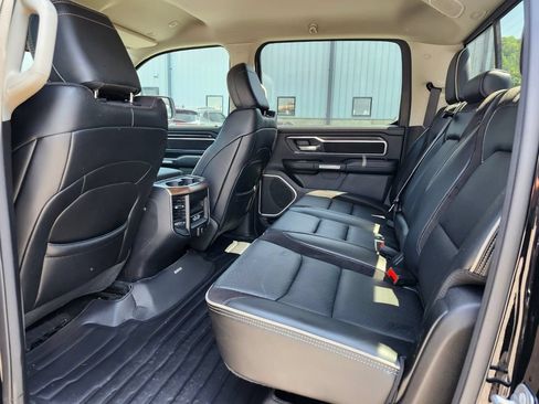 Used 2022 RAM 1500 Laramie AWD/4WD image 16