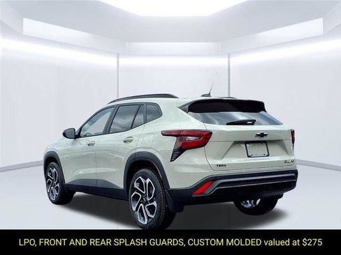 New 2026 Chevrolet Trax RS w/ Sunroof Package FWD image 6