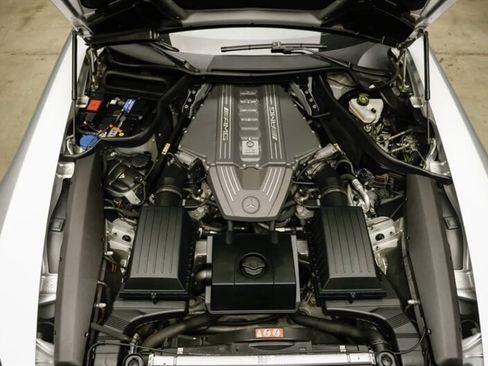 Used 2011 Mercedes-Benz SLS AMG Coupe image 4