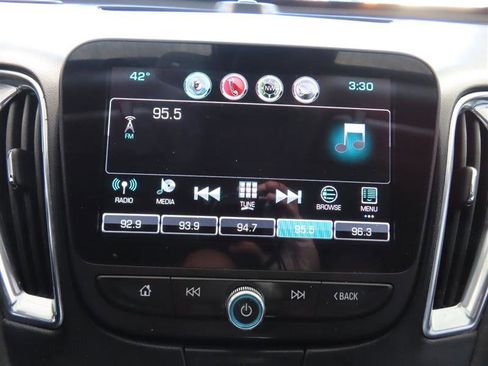 Used 2017 Chevrolet Malibu LT w/ Driver Confidence Package image 24