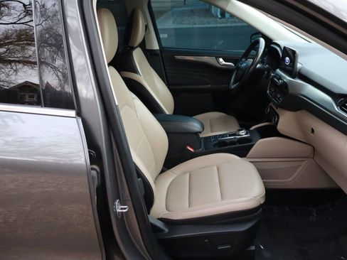 Used 2021 Ford Escape Titanium image 22