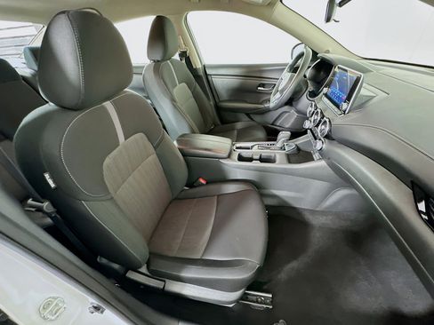 Used 2025 Nissan Sentra SV image 28