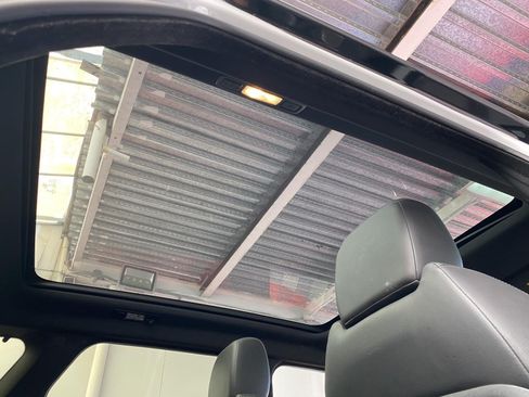 Used 2018 Land Rover Range Rover Evoque SE AWD/4WD image 14