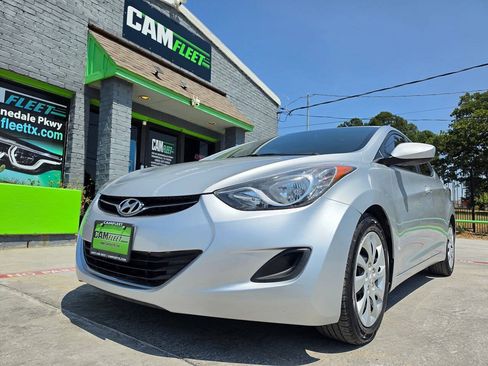 Used 2013 Hyundai Elantra GLS FWD image 2