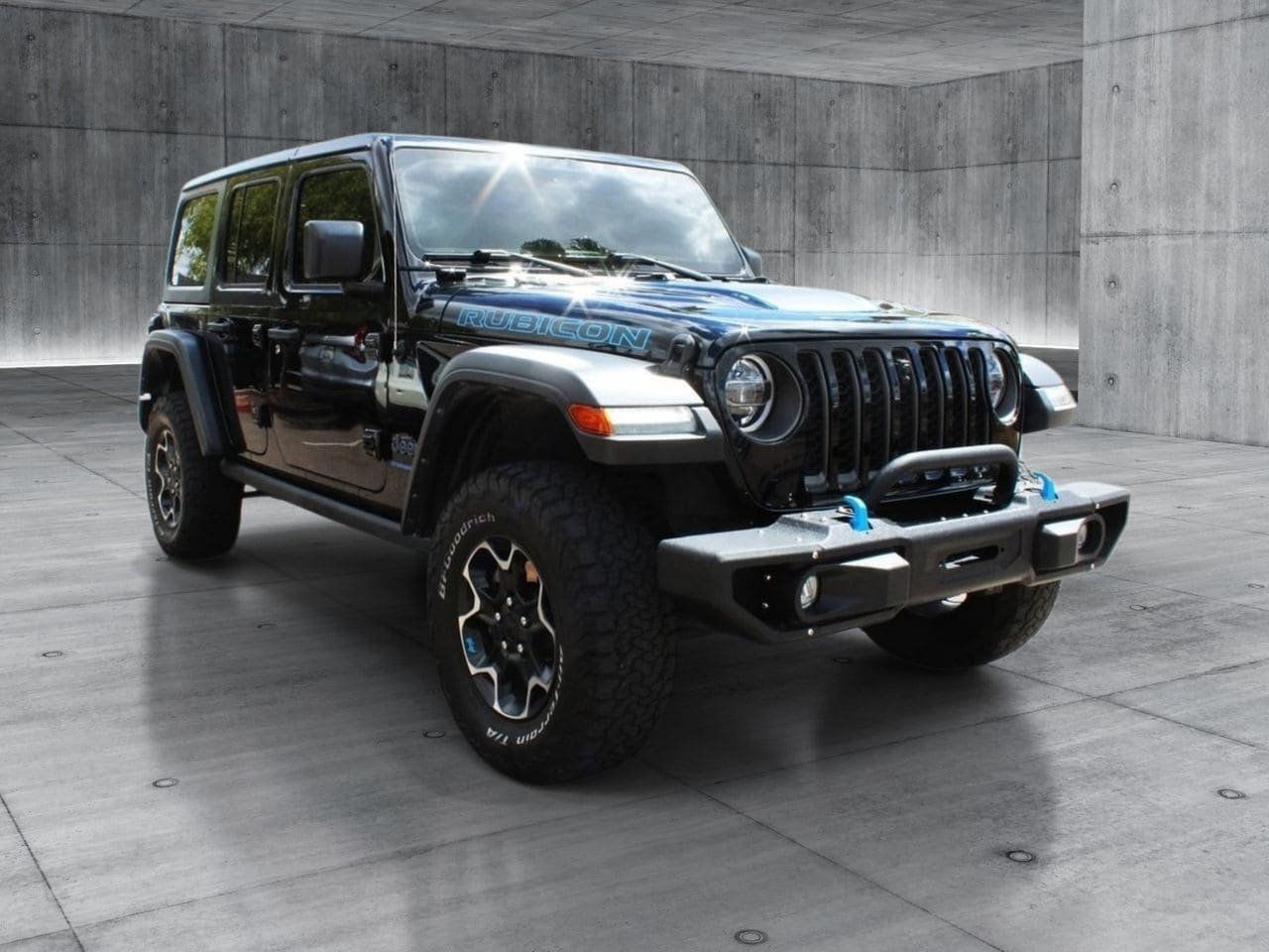 Used 2021 Jeep Wrangler Unlimited Rubicon 4xe w/ Cold Weather Group AWD/4WD image 7