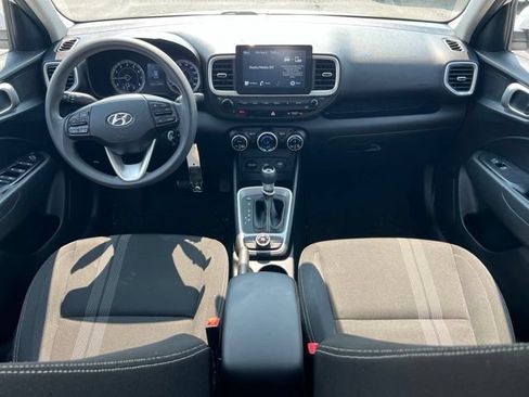 Used 2020 Hyundai Venue SEL FWD image 8