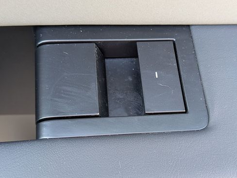 Used 2024 Tesla Cybertruck AWD Crew Cab image 35