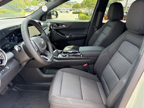 New 2026 Chevrolet Equinox LT w/ Safety and Technology Package FWD image 10
