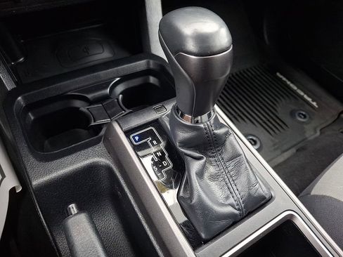 Used 2021 Toyota Tacoma TRD Sport image 14