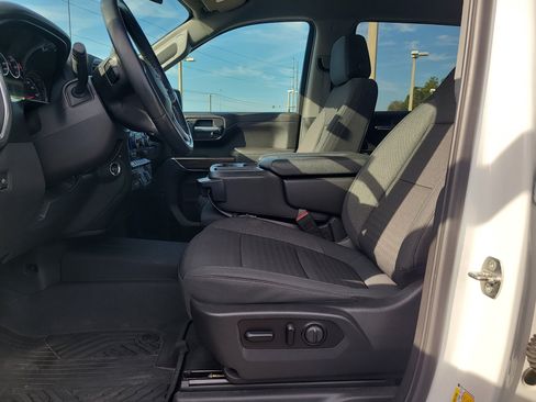 Used 2021 Chevrolet Silverado 1500 RST image 18