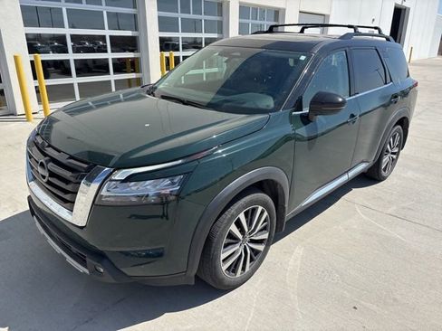 Used 2022 Nissan Pathfinder Platinum w/ Lighting Package (N92) image 7