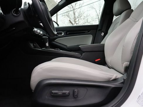 Certified 2025 Honda Civic Sport Touring image 32