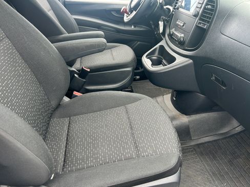 Used 2021 Mercedes-Benz Metris image 17