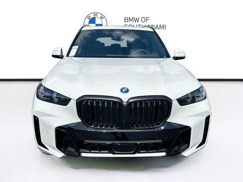 New 2026 BMW X5 xDrive50e w/ M Sport Package AWD/4WD image 2