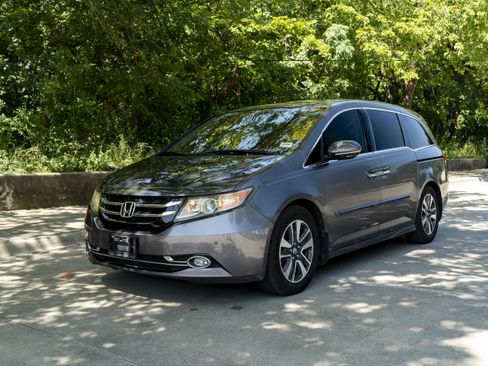 Used 2014 Honda Odyssey Touring image 5
