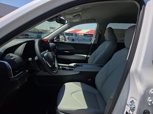 New 2026 Toyota Grand Highlander FWD image 20