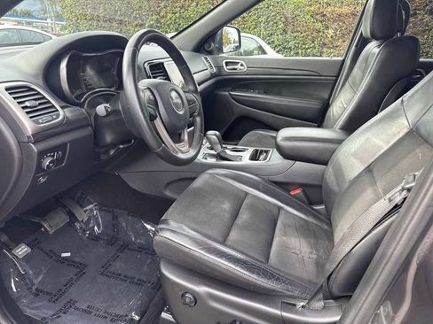 Used 2019 Jeep Grand Cherokee Altitude image 10