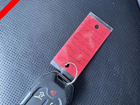 Used 2023 GMC Acadia SLT image 29