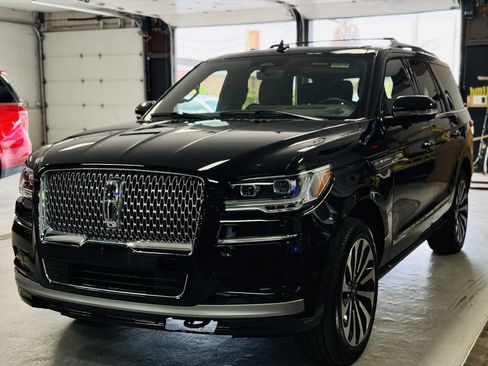 Used 2024 Lincoln Navigator Reserve AWD/4WD image 10