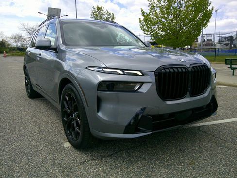 Used 2023 BMW X7 xDrive40i AWD/4WD image 40