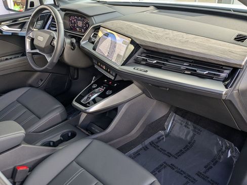 Used 2024 Audi Q4 e-tron Prestige image 20