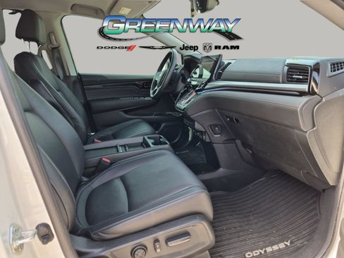 Used 2023 Honda Odyssey Touring image 11