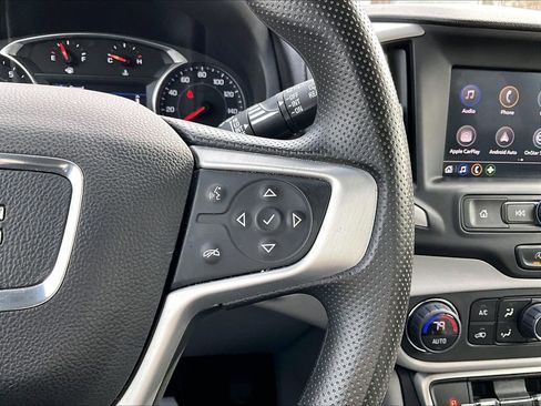 Used 2023 GMC Terrain SLE w/ Driver Convenience Package image 24