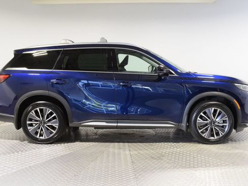 Certified 2026 INFINITI QX60 Luxe w/ Family Package AWD/4WD image 9